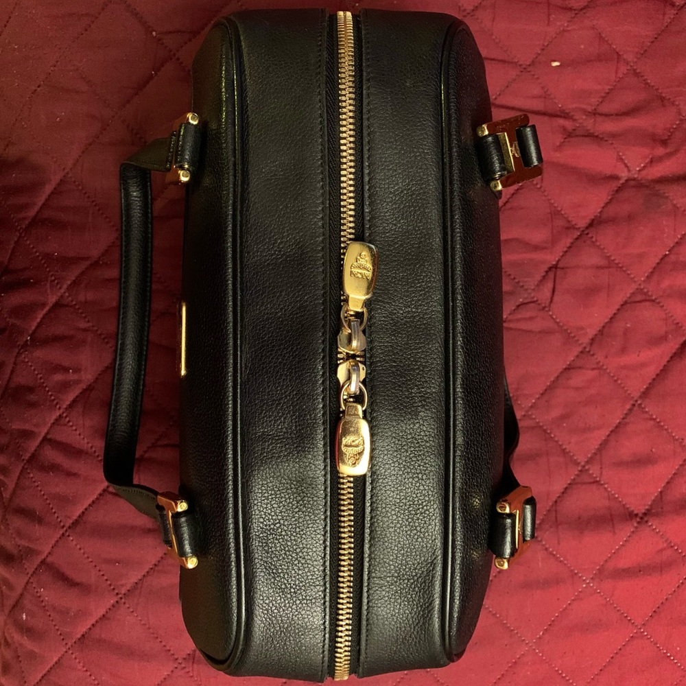 💯 Authentic MCM Gold Studded Handbag in Black Calf Leather - Picture 9 of 16